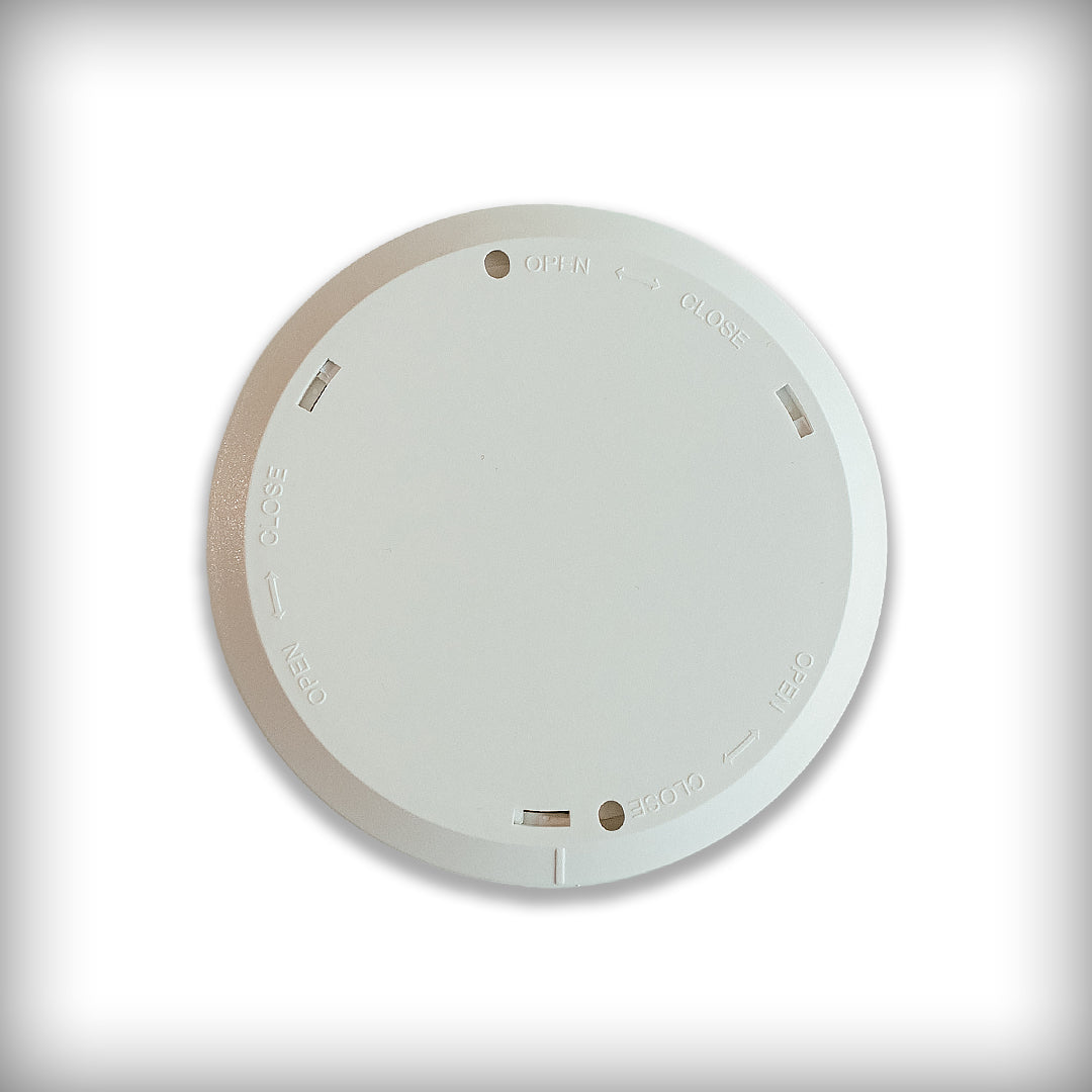 Compact smoke detector with audible and visual alarm, SM03