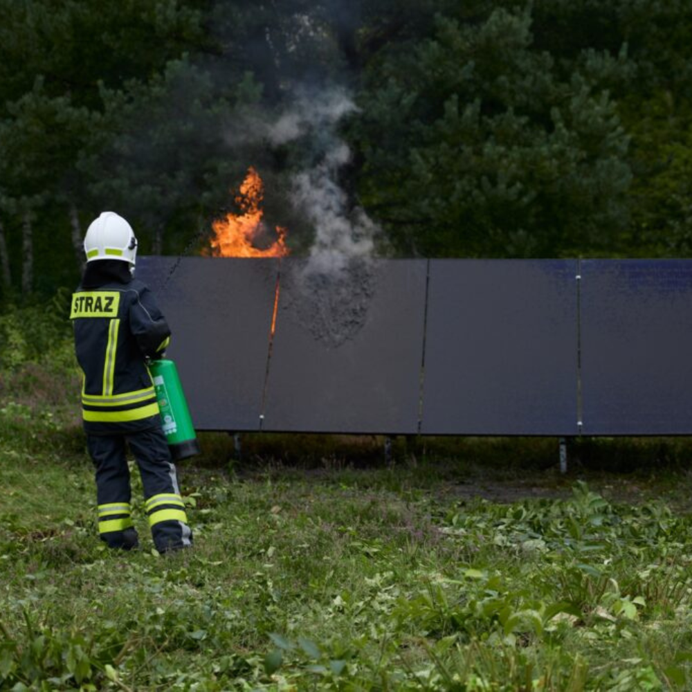 Photovoltaic Fire Supression Device - SolarSTOP